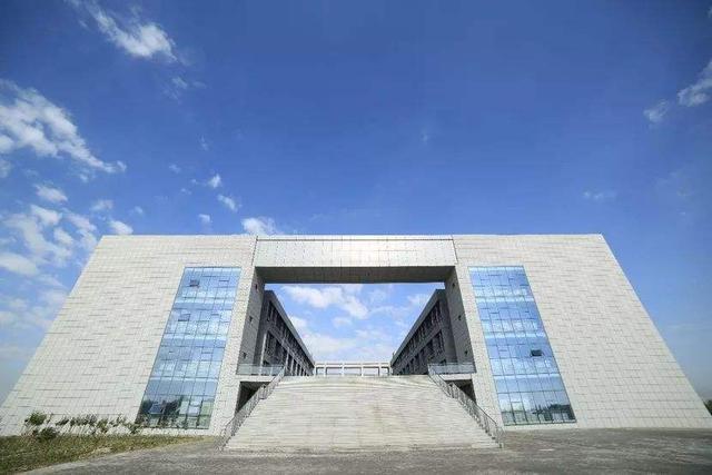 宁夏理工学院在石嘴山哪个区？石嘴山理工大学环境怎么样