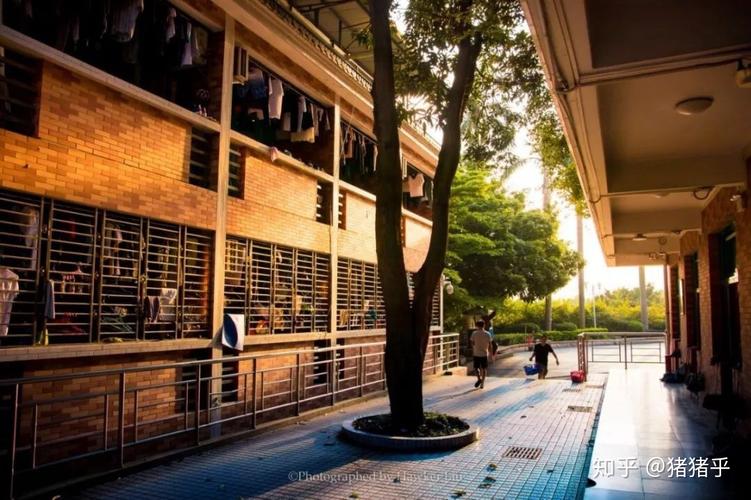 广东金融学院天河校区是大学城吗？天河学院环境怎么样