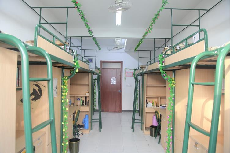 徐州工业职业技术学院一个宿舍住几人？徐州职业技术学校宿舍怎么样
