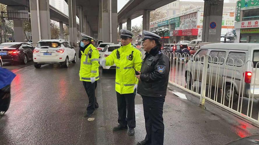西安交警大队周末上班吗，星期天上班吗？西安交警待遇怎么样