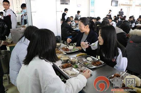 淄博万杰朝阳学校（高中）怎么样？辽宁朝阳师范学院的食堂怎么样