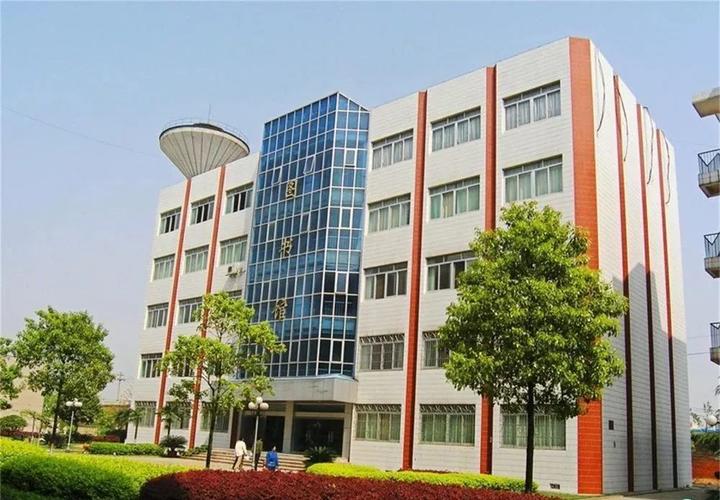 长沙口腔学校有哪些？益阳职业技术学院的图书馆怎么样