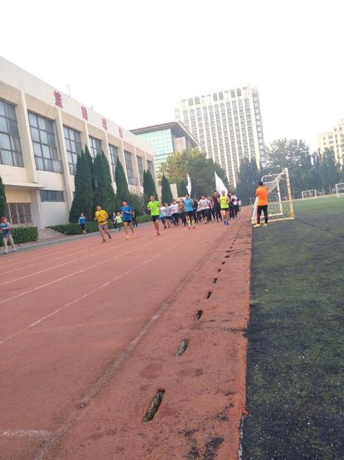 鲁东大学有健身房吗？（北区田径场怎么样）