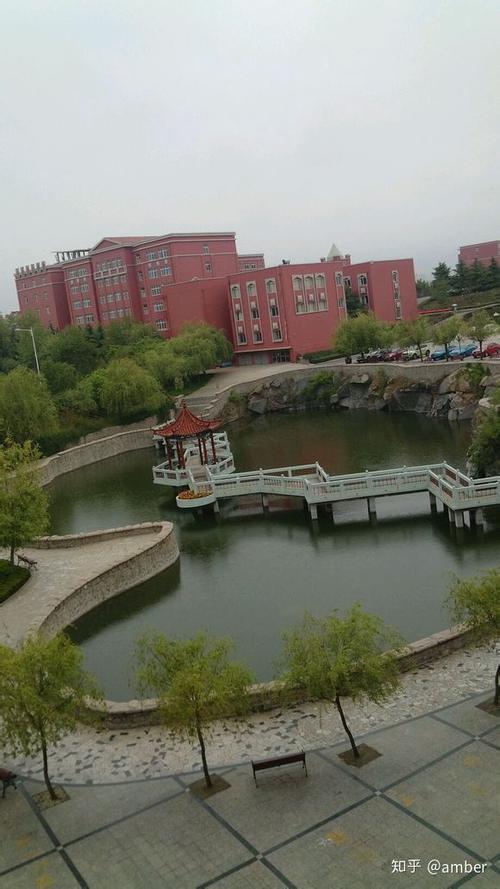 青岛滨海学院小珠山校区介绍？（青岛滨海学院怎么样好不好）