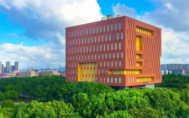 浙江大学美术系好不？工业设计专业怎么样？是几本啊？（浙大宁波理工学院美术类怎么样）
