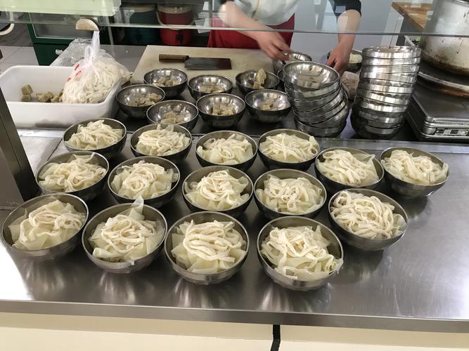 鄂尔多斯的消费水平怎么样啊？（鄂尔多斯应用技术学院饭菜怎么样）