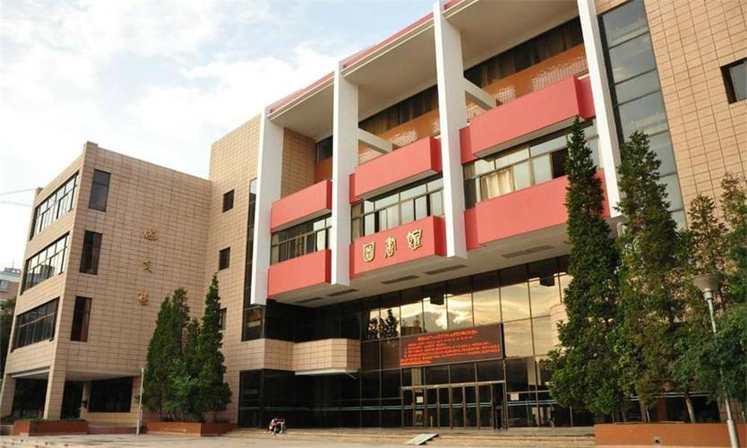 云南大学东陆校区可以参观吗？（云南大学图书怎么样馆）