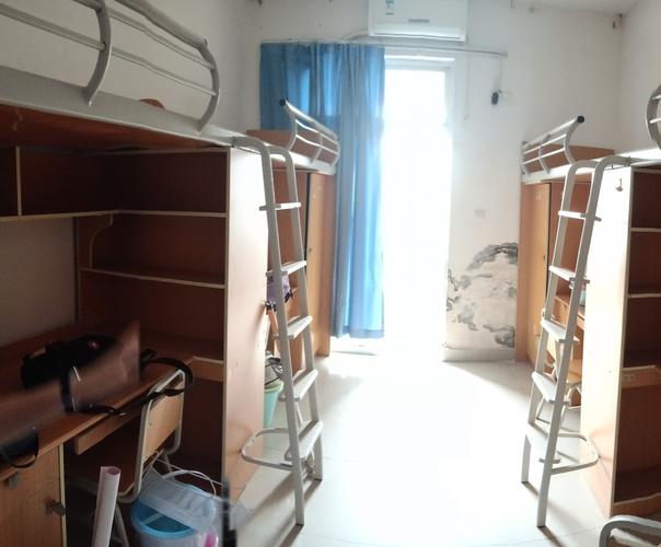 重庆工商大学江北校区宿舍床多大？（重庆工商大学的寝室怎么样）