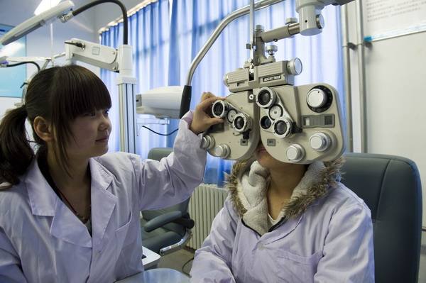 为什么不建议学眼视光？（眼视光科学专业怎么样）