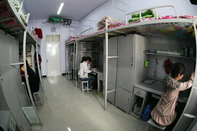 鹤壁职业技术学院宿舍有几层?(鹤壁职业技术学院校区宿舍怎么样)