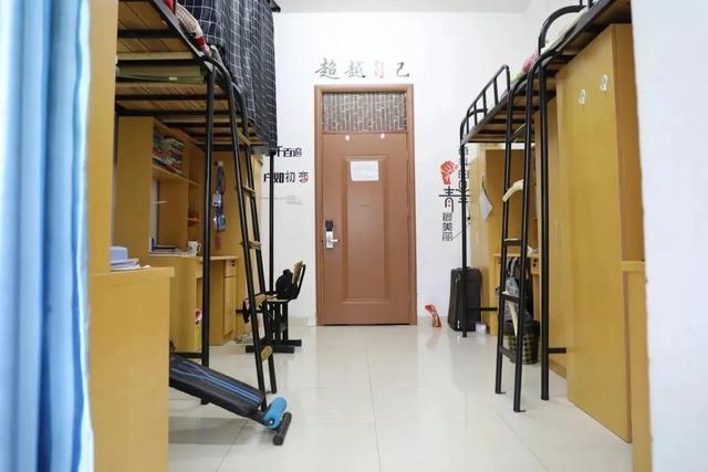 安徽财贸翡翠校区宿舍几人间？（安徽财经大学环境住宿怎么样）