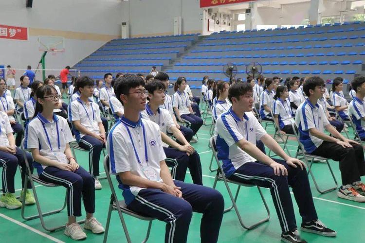 广东工商职业技术大学要穿校服吗？（广东工商技术职业大学本科怎么样）
