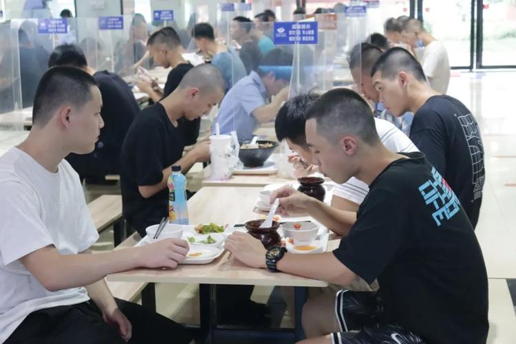 新疆警察学院食堂怎么样？（新疆警察学院人怎么样）