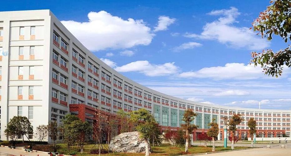 武汉商学院校园环境？（武汉商学院学怎么样）