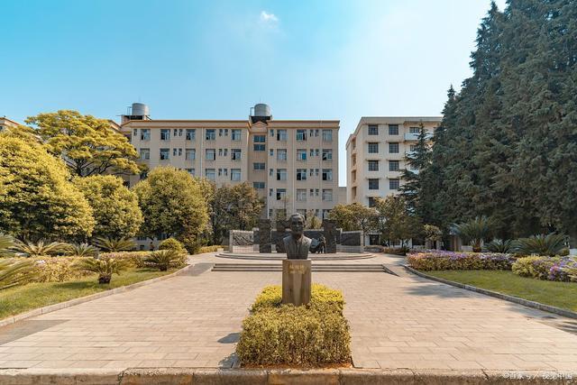 昆明学院物理师范类好就业吗？（云南大学物理系怎么样）