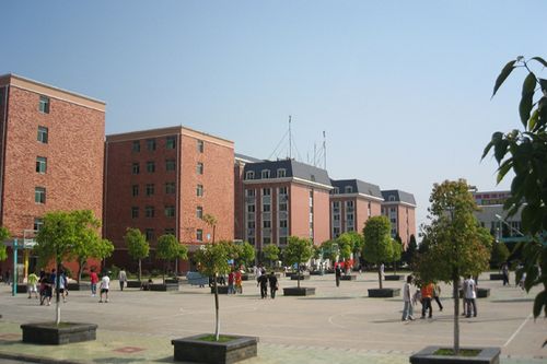 江西共青学院怎样?(南昌共青学院怎么样)