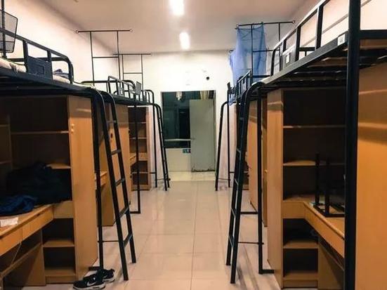 常州大学周围生活环境，最好具体点，衣食住行希望能详细描述下？（常卅大学环境怎么样）