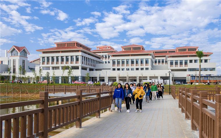 崇左幼儿师范高等专科学校在广西算怎么样?(崇左幼儿师范高等专科学校行政管理怎么样)