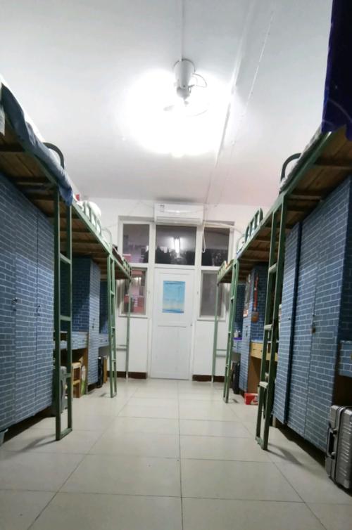 平顶山工业职业技术学院床铺尺寸？（平顶山工业职业技术学院住宿条件怎么样）
