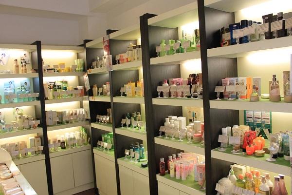 化妆品店的利润高吗？（大学城附近开护肤品怎么样）