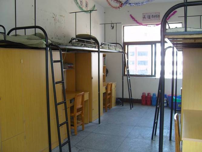 黄冈师范学院南区和北区区别？（鄂东职业技术学校宿舍怎么样）