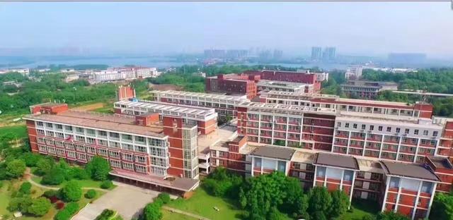 武汉外语外事职业学院好吗？（武汉国际交流学院怎么样）