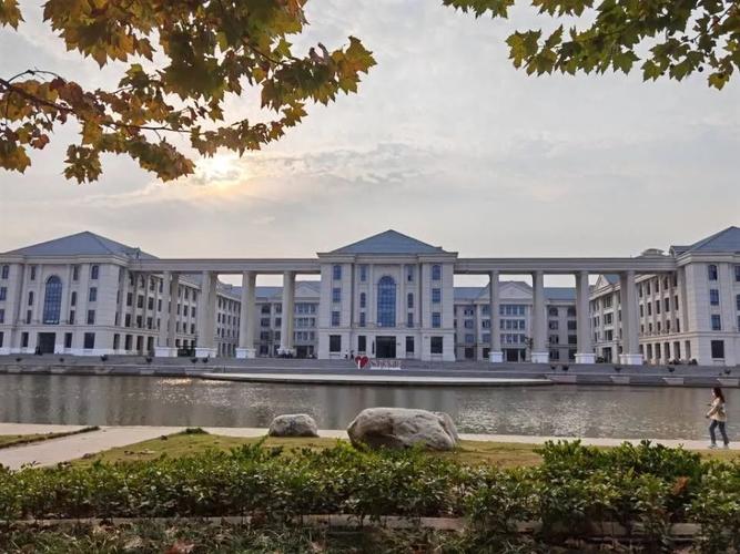 商丘师范学院环境怎么样?(商丘师范大学怎么样)
