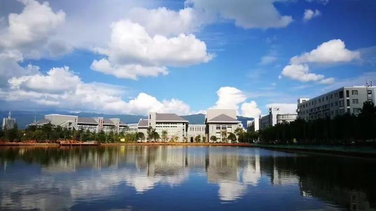 云南带滇的大学？（滇西科技学院怎么样）