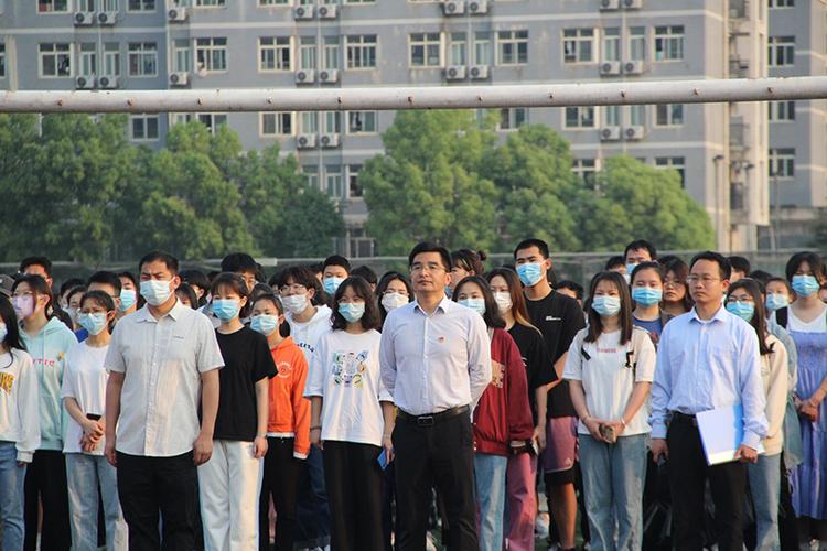 武汉电子信息学校怎么样？（武汉市团委怎么样）
