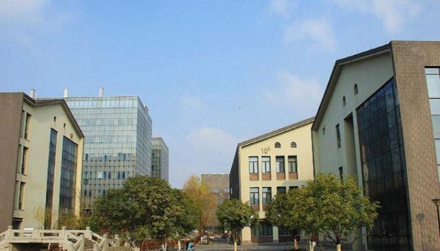 杭州师范大学有多少个校区,每个校区面积各是多少?(杭州艺术职业学校寝室怎么样)