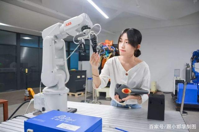 机械专业适不适合女生学?(女生学机械类专业就业前景怎么样)