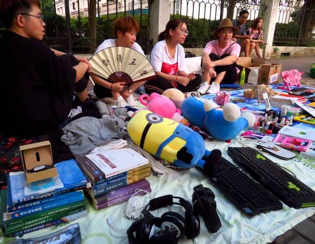 大学生摆摊适合卖什么小物件？（大学生怎么样促销）