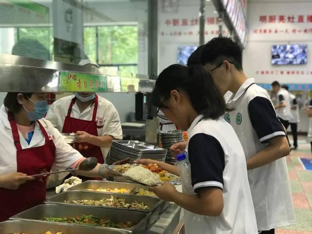 济源实验小学午餐是配餐还是食堂?(济源职业技术学院饭菜怎么样)