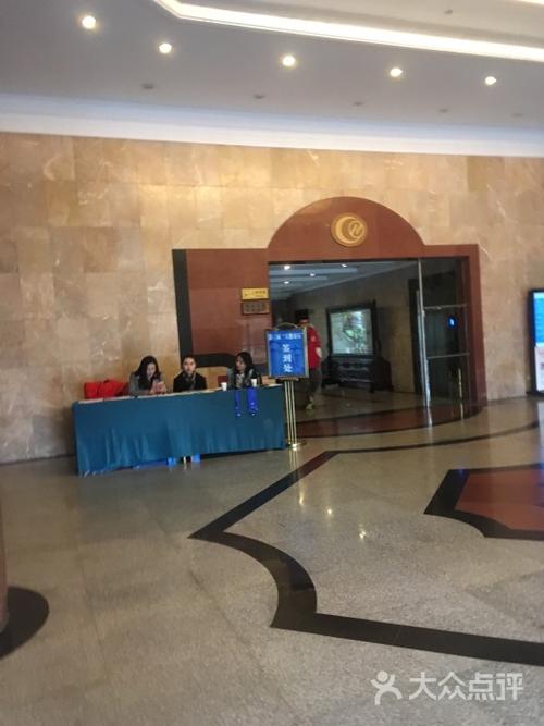 西南交通大学九里校区附近的住宿，娱乐场所？（交大镜湖宾馆怎么样）
